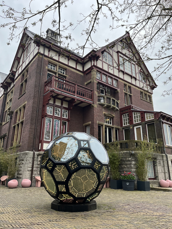 Revisie van de Snub Cube | Moco Museum Amsterdam